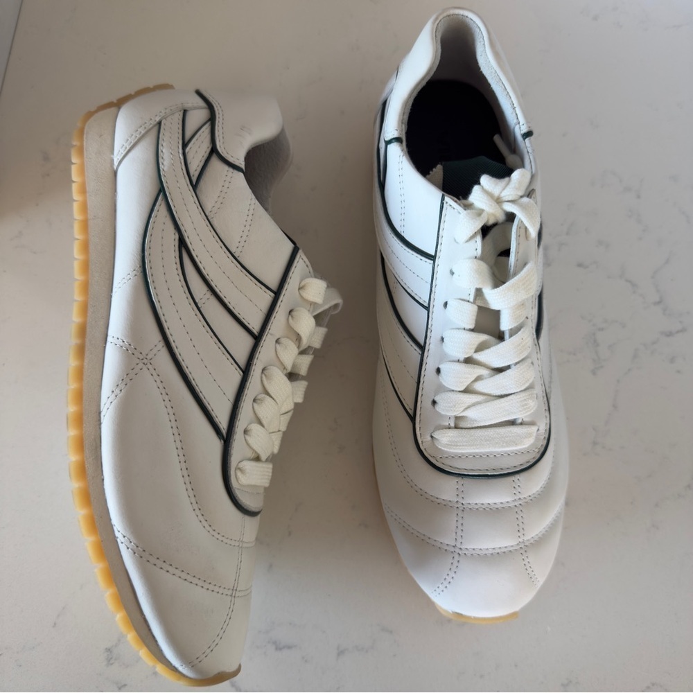 Vince Oasis Runner white leather Sneakers | Size 6 | New Without Box